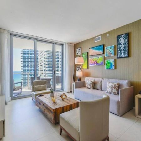 Beachfront Condo With Mesmerizing Views 할리우드 외부 사진