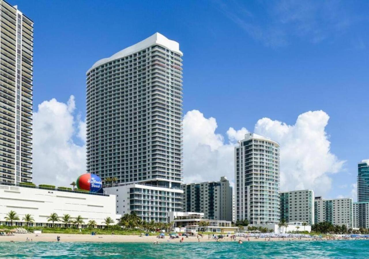 Beachfront Condo With Mesmerizing Views 할리우드 외부 사진