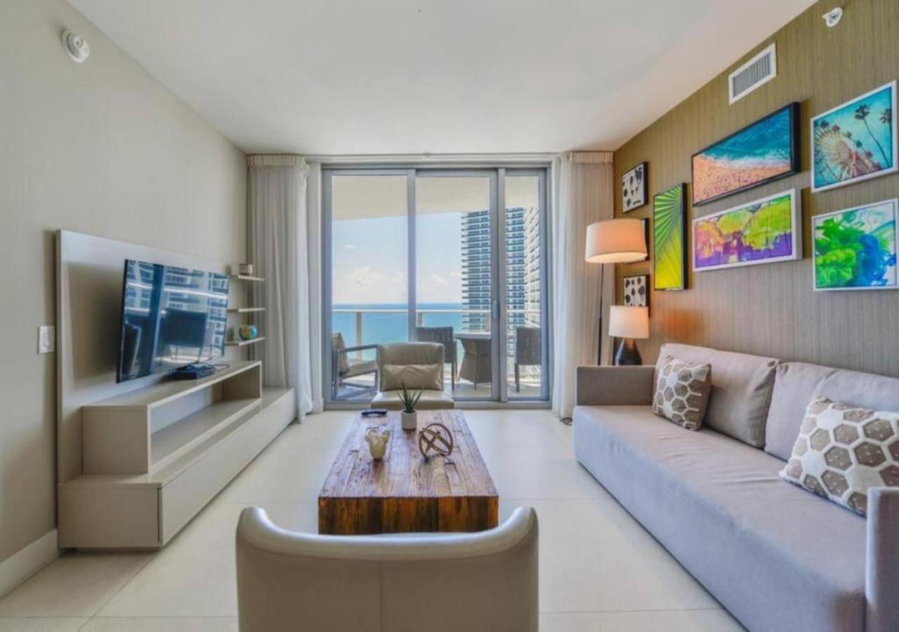 Beachfront Condo With Mesmerizing Views 할리우드 외부 사진