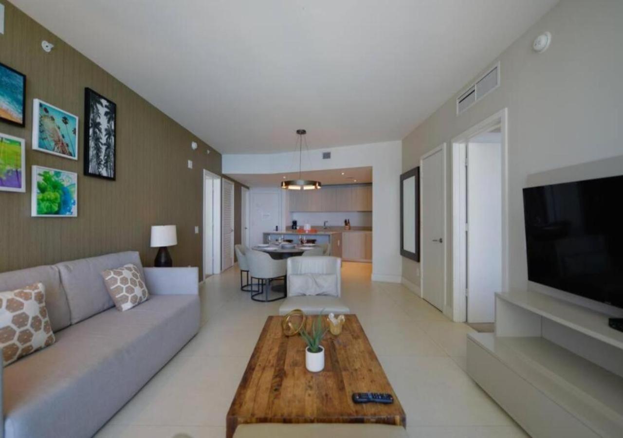 Beachfront Condo With Mesmerizing Views 할리우드 외부 사진