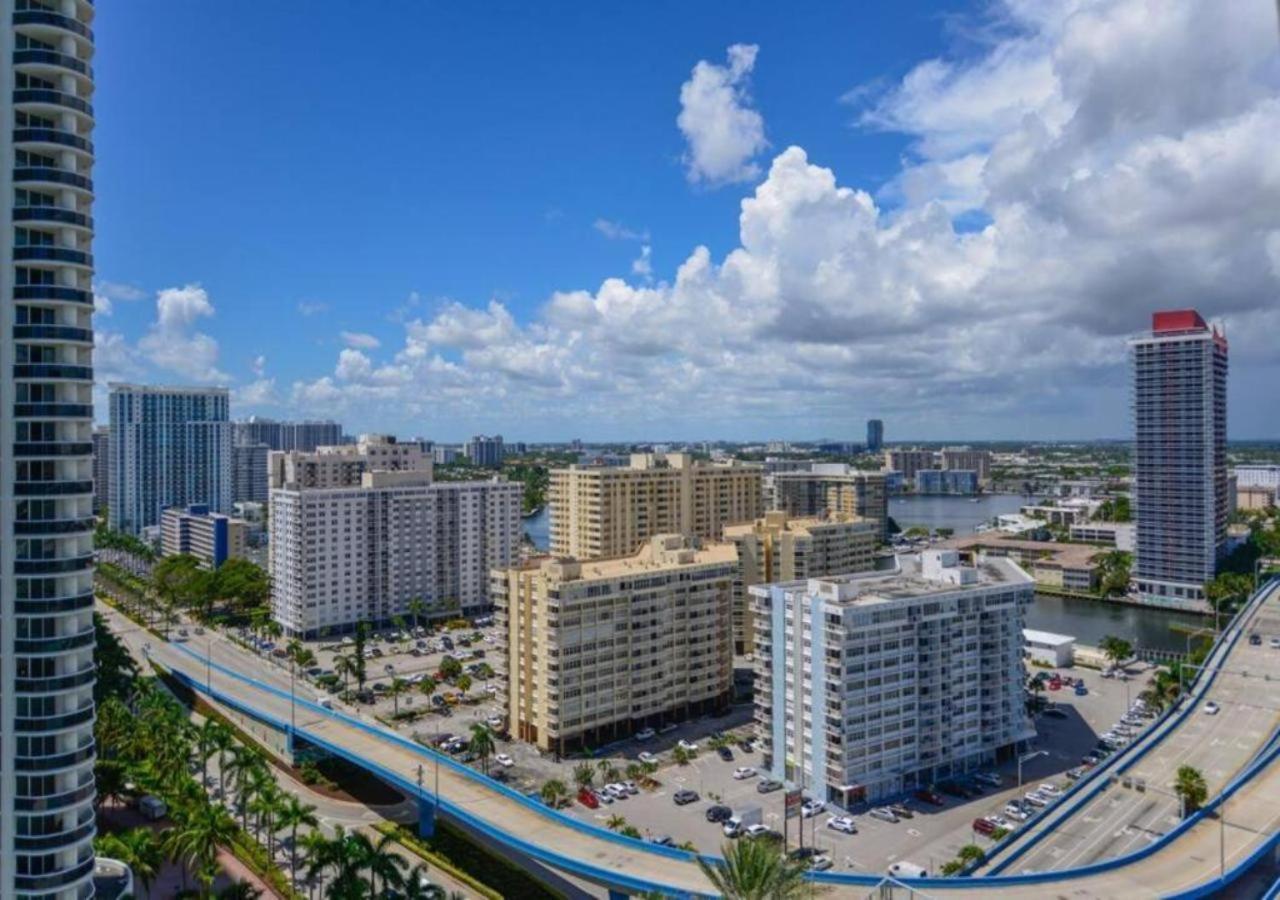 Beachfront Condo With Mesmerizing Views 할리우드 외부 사진