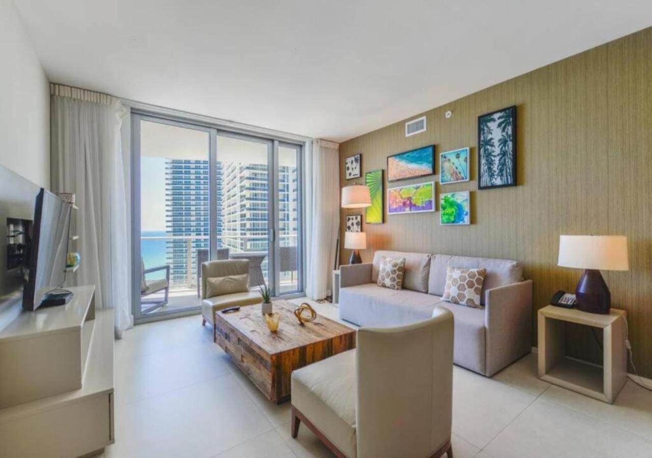 Beachfront Condo With Mesmerizing Views 할리우드 외부 사진