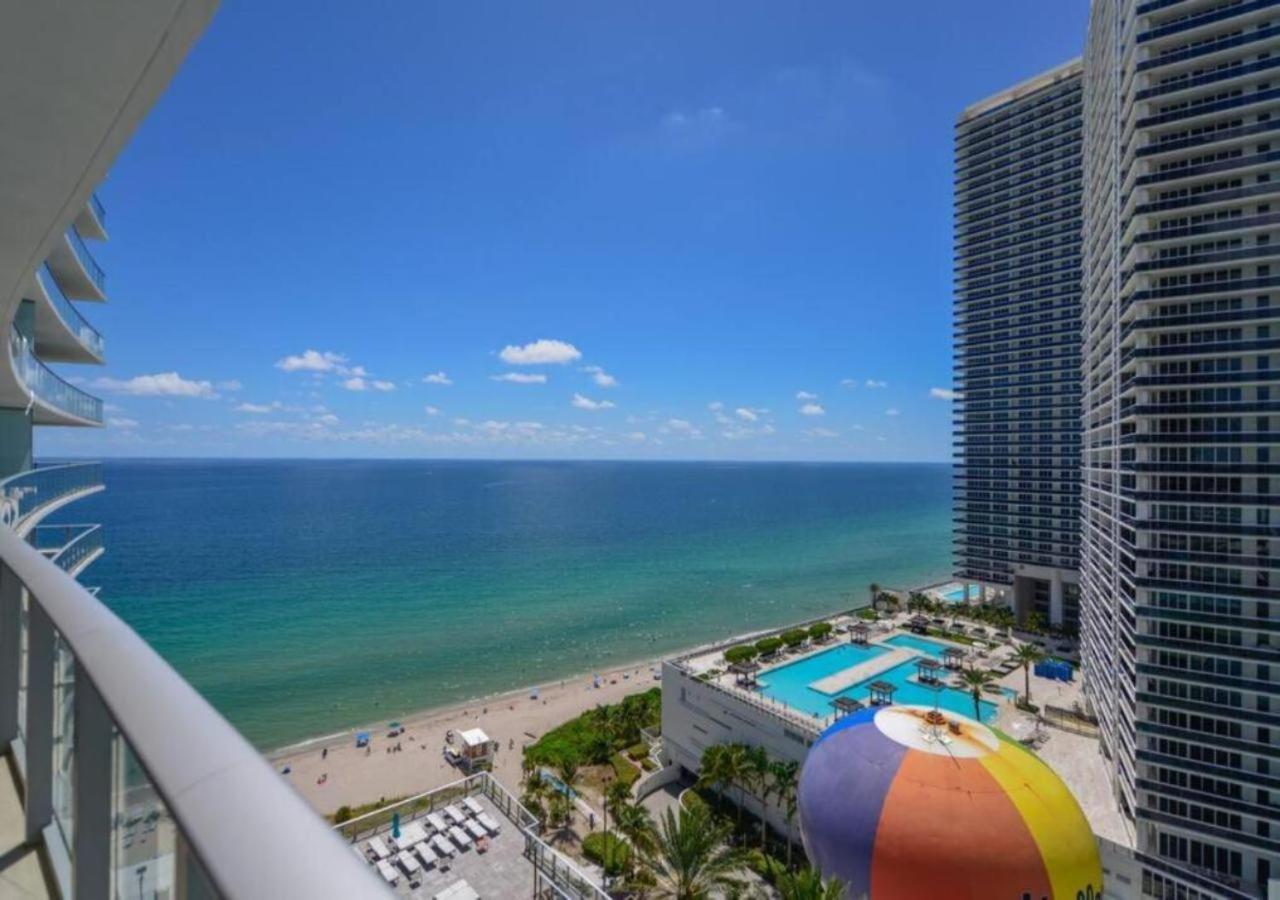Beachfront Condo With Mesmerizing Views 할리우드 외부 사진