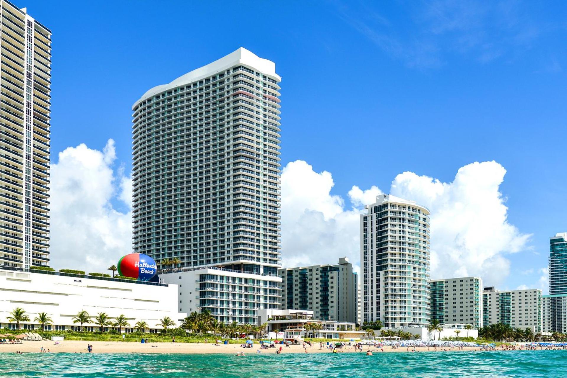 Beachfront Condo With Mesmerizing Views 할리우드 외부 사진
