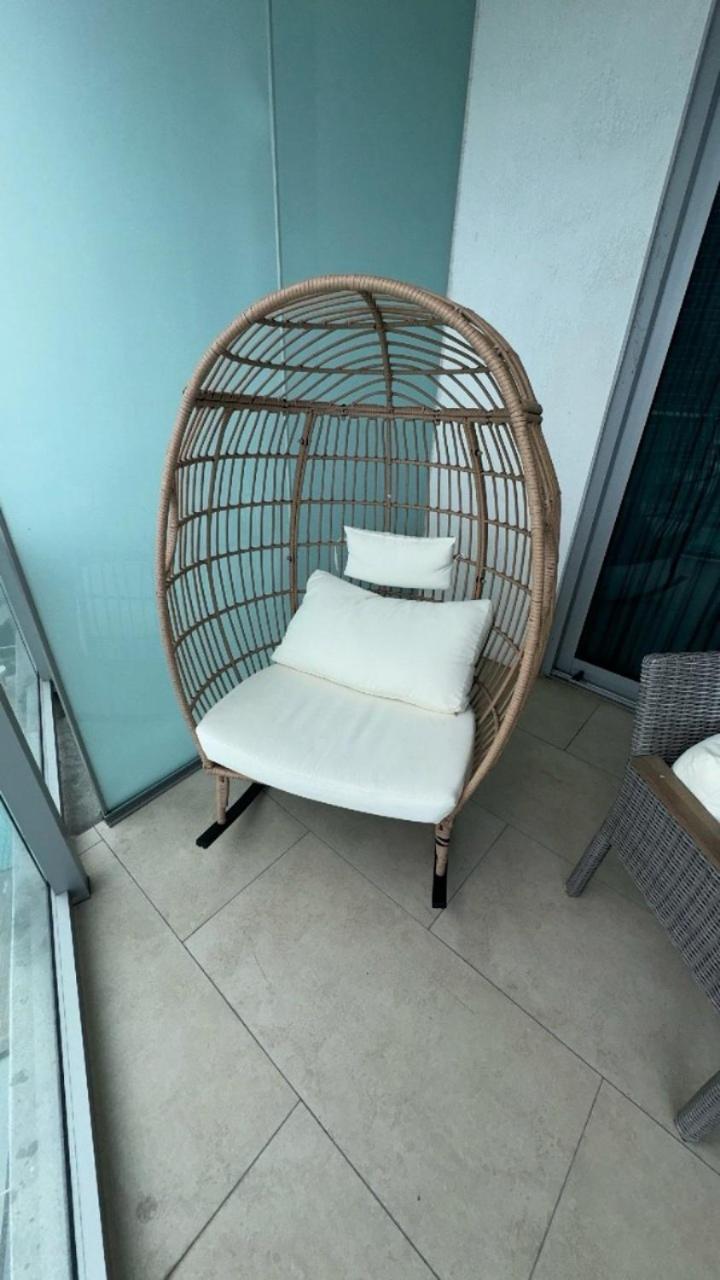 Beachfront Condo With Mesmerizing Views 할리우드 외부 사진